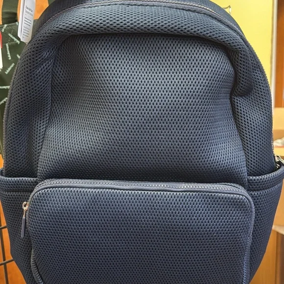 NWT Lululemon EVERYWHERE dark blue backpack mesh knit